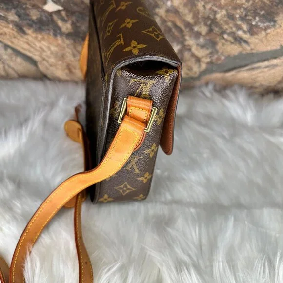 💎✨HOT BUY✨💎AUTHENTIC Louis Vuitton Monogram Saint Cloud GM - Picture 5 of 16